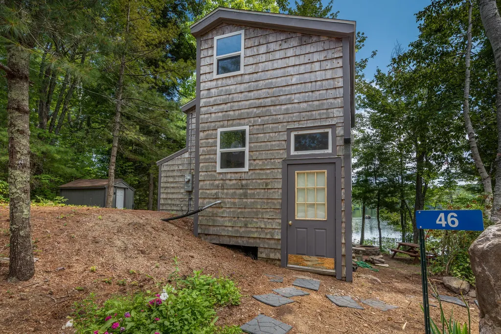 46 Island Lane Hope ME 04847