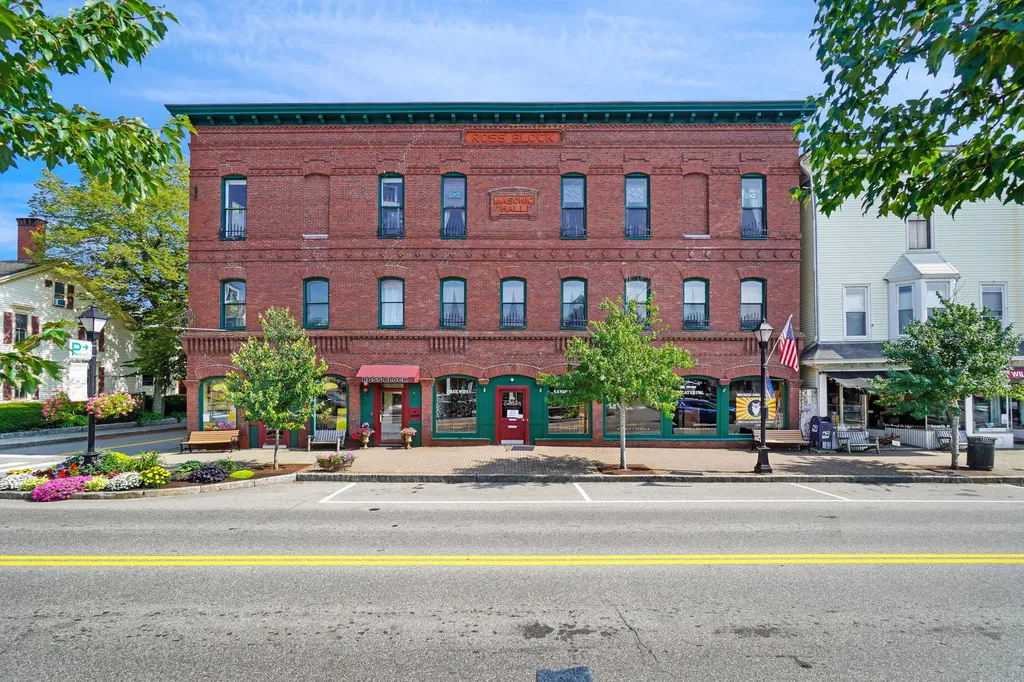 41 Main Street Kennebunk ME 04043