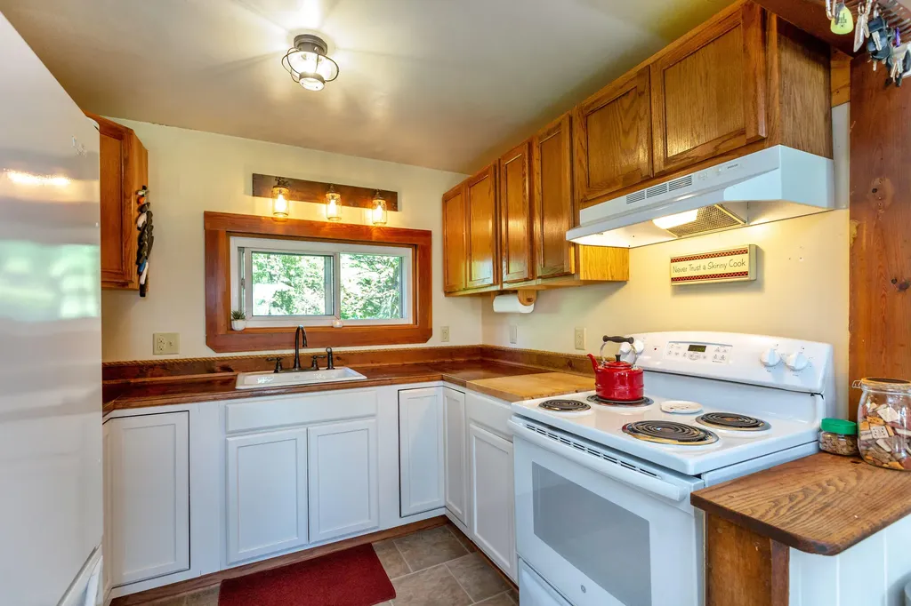 446 Calls Hill Road Dresden ME 04342