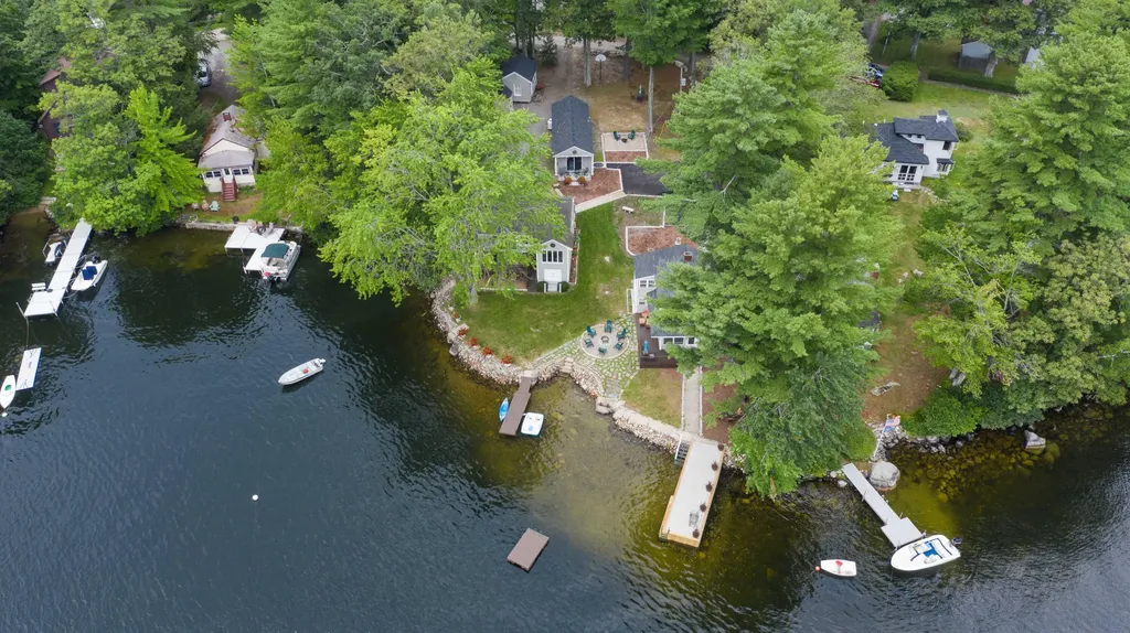 22 Lakeside Drive Raymond ME 04071