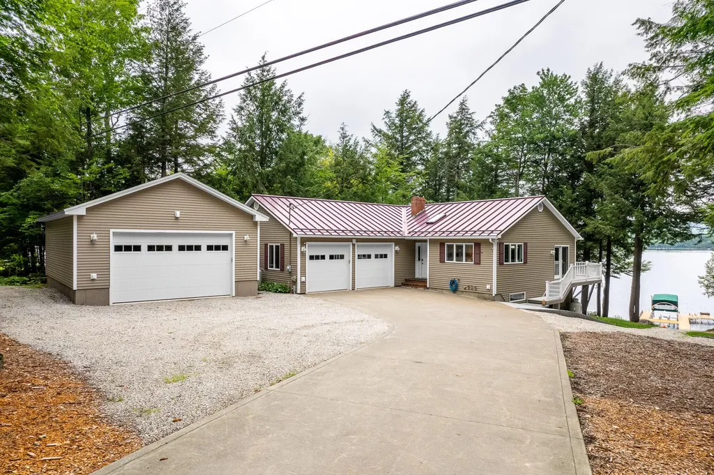 1109 Great Moose Drive Hartland ME 04943