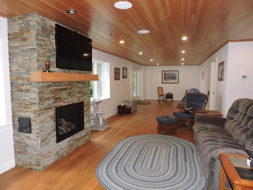 1109 Great Moose Drive Hartland ME 04943