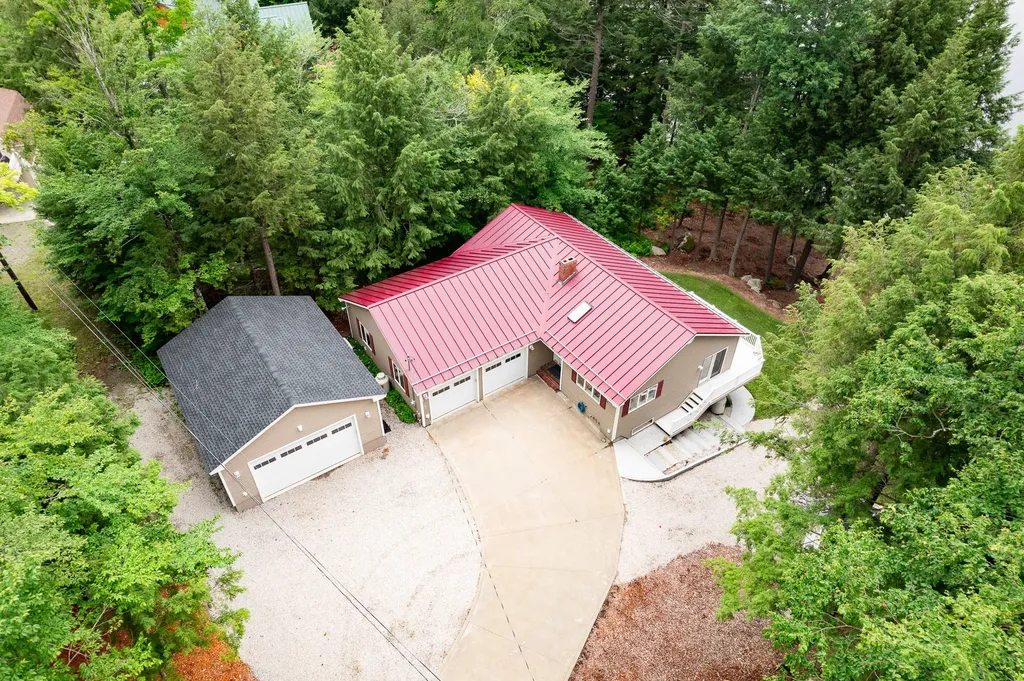 1109 Great Moose Drive Hartland ME 04943