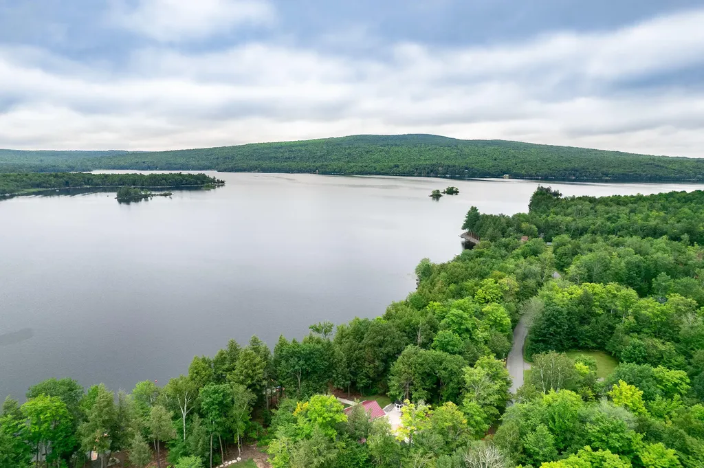 1109 Great Moose Drive Hartland ME 04943