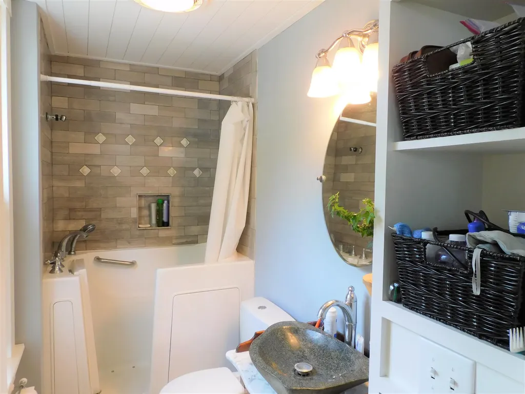 11 Ferry Road Orrington ME 04474