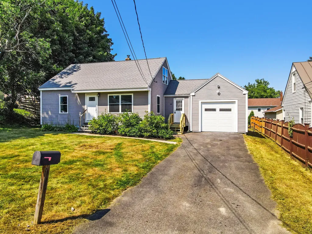 49 Violette Avenue Waterville ME 04901