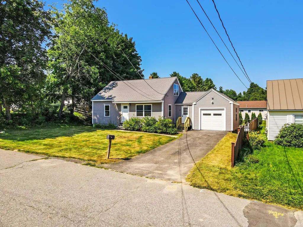 49 Violette Avenue Waterville ME 04901