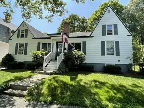 26 Dexter Avenue Auburn ME 04210