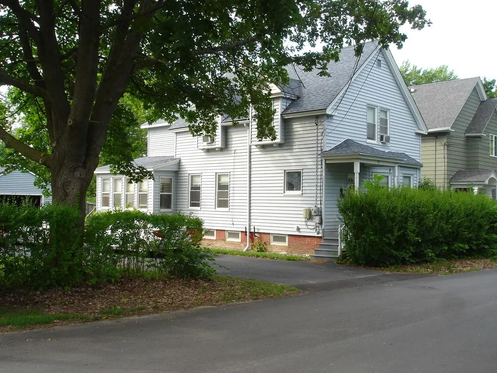 15 Newman Street Lewiston ME 04240