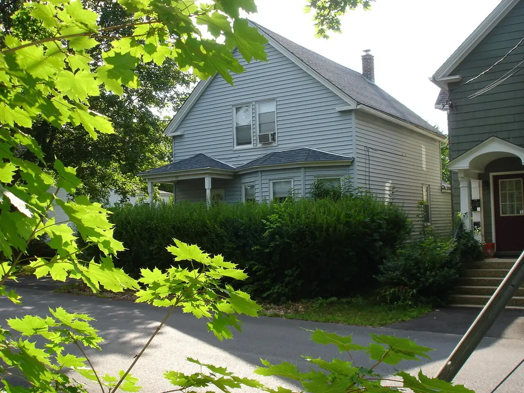 15 Newman Street Lewiston ME 04240