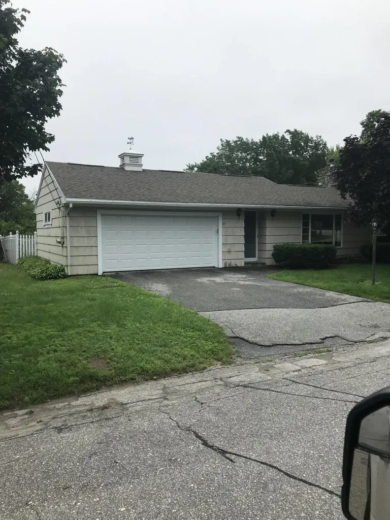 21 Woodlawn Avenue Auburn ME 04210