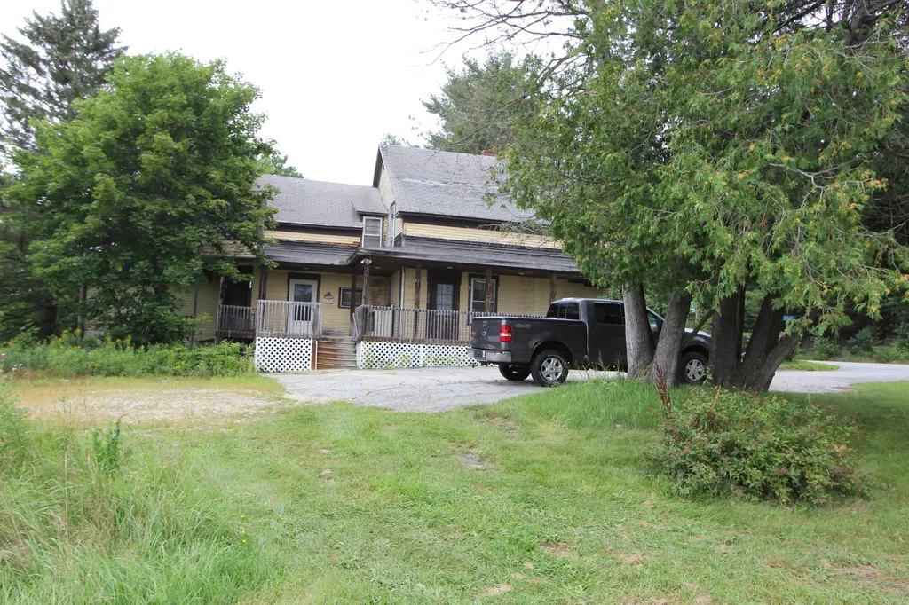 918 College Street Lewiston ME 04240