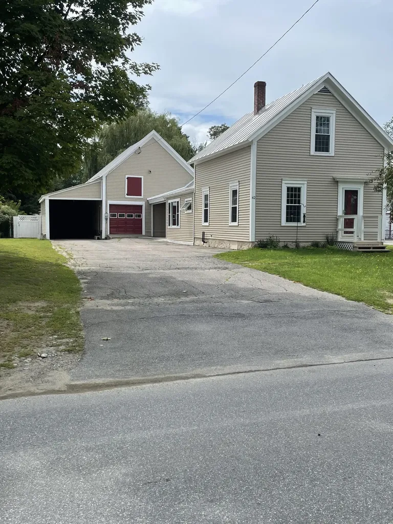 42 Upper Main Street Norridgewock ME 04957