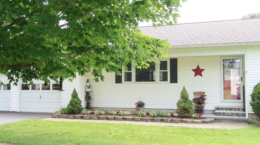 7 Penny Lane Waterville ME 04901