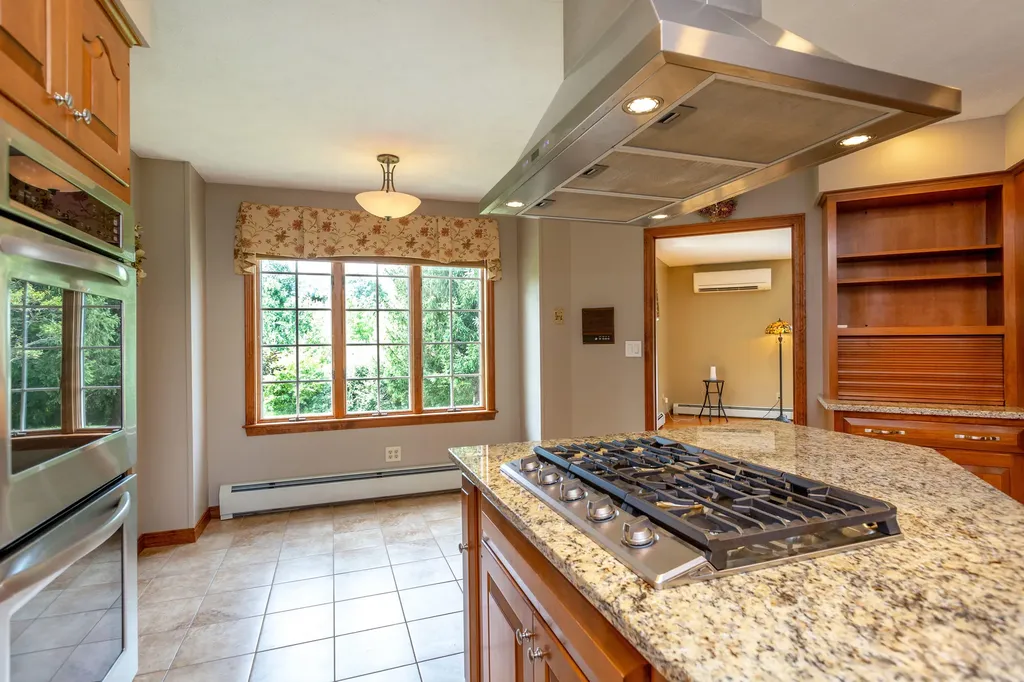 24 Amberley Way Auburn ME 04210