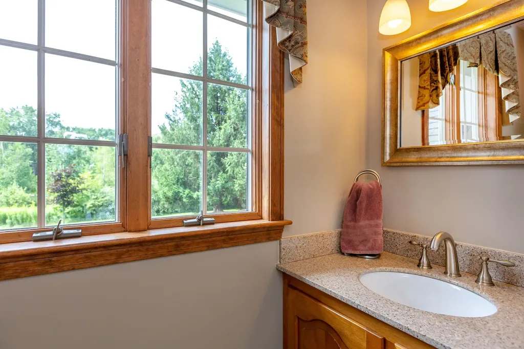 24 Amberley Way Auburn ME 04210