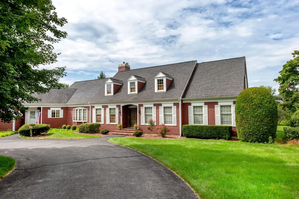 24 Amberley Way Auburn ME 04210