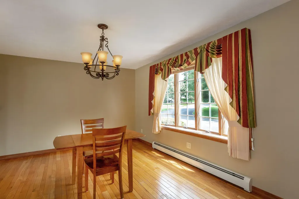 24 Amberley Way Auburn ME 04210