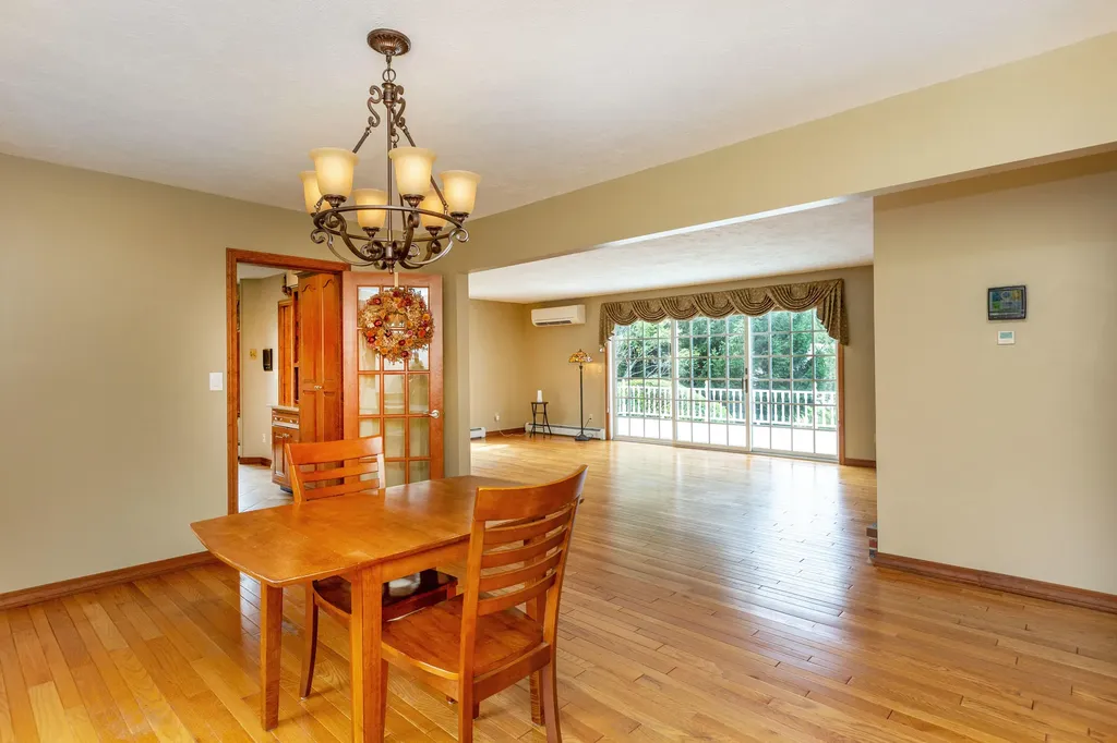 24 Amberley Way Auburn ME 04210