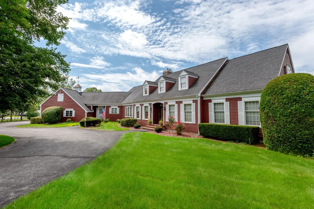 24 Amberley Way Auburn ME 04210