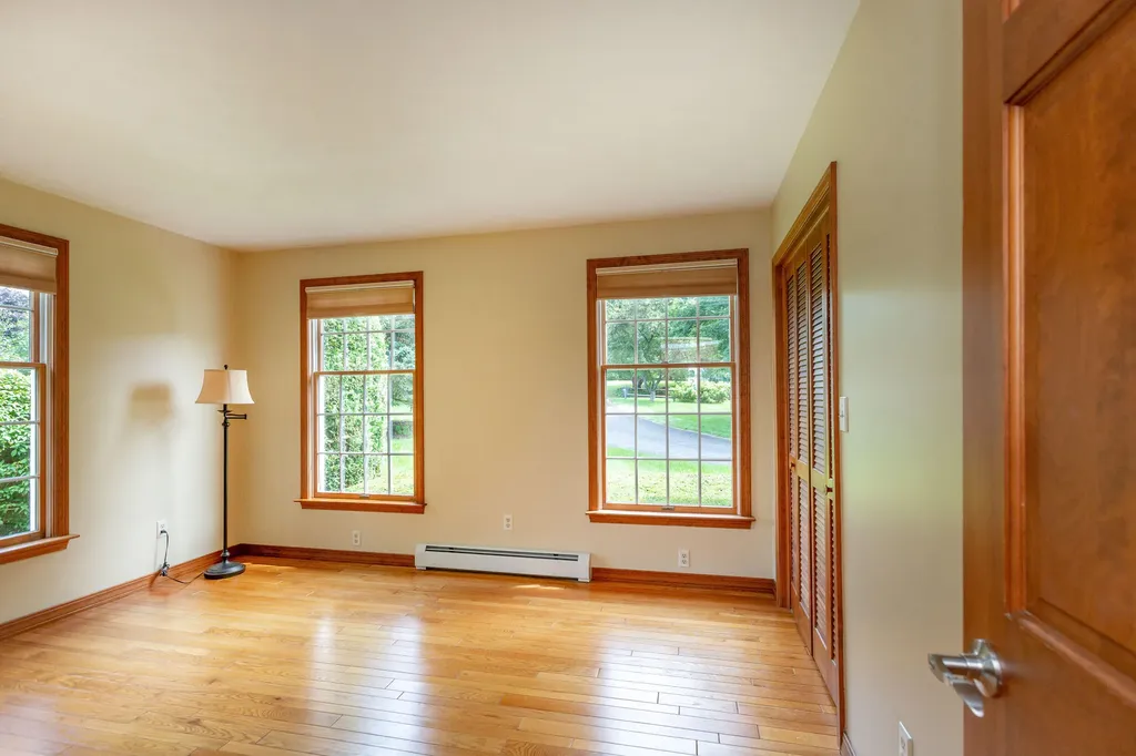 24 Amberley Way Auburn ME 04210