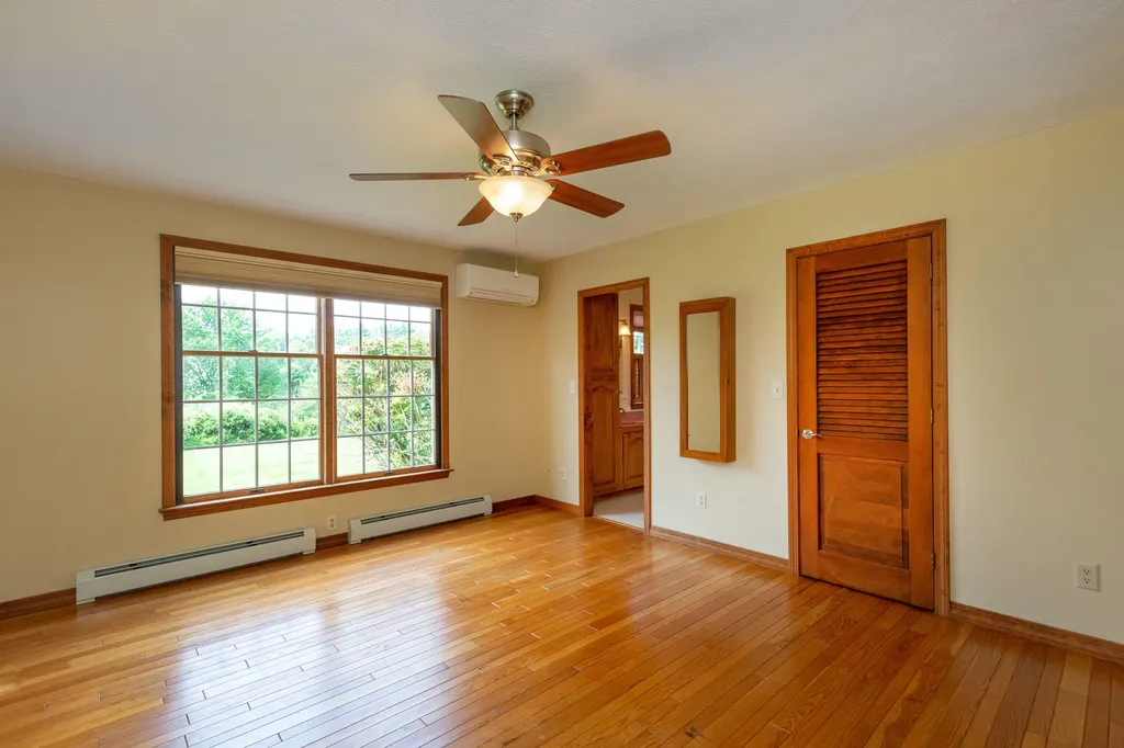 24 Amberley Way Auburn ME 04210