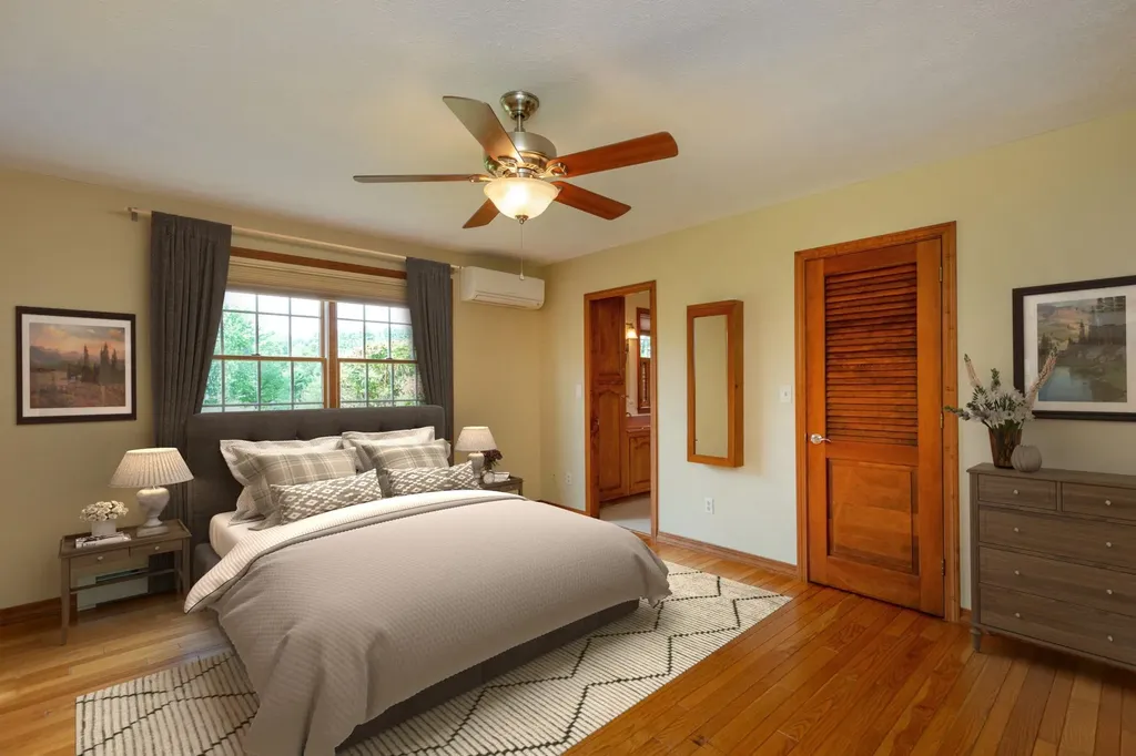 24 Amberley Way Auburn ME 04210
