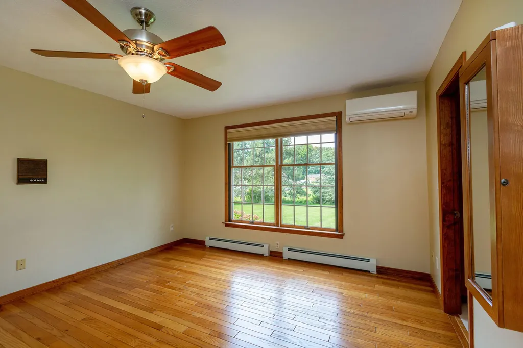 24 Amberley Way Auburn ME 04210