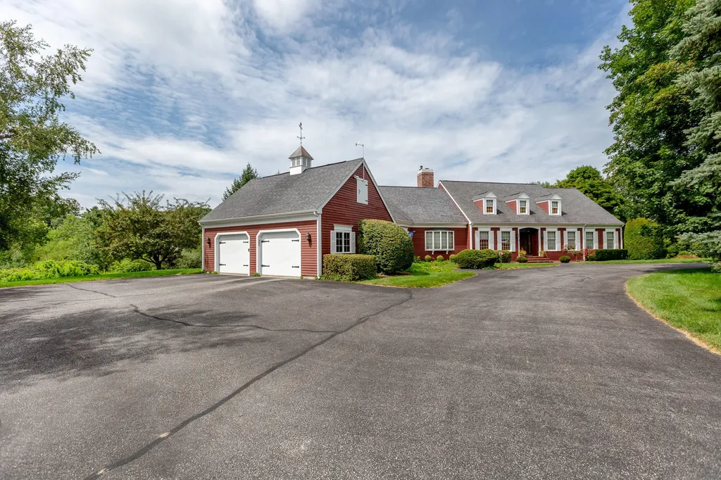 24 Amberley Way Auburn ME 04210