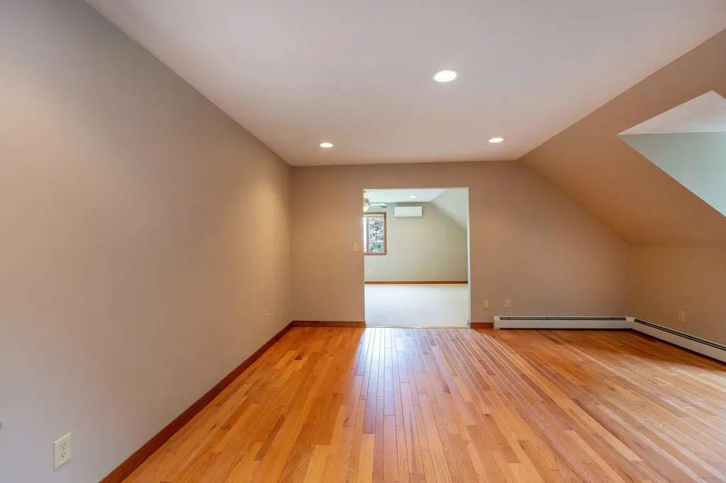 24 Amberley Way Auburn ME 04210