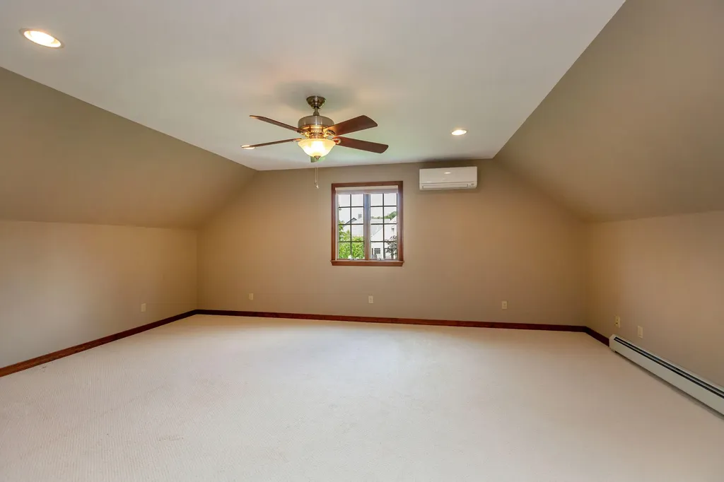 24 Amberley Way Auburn ME 04210