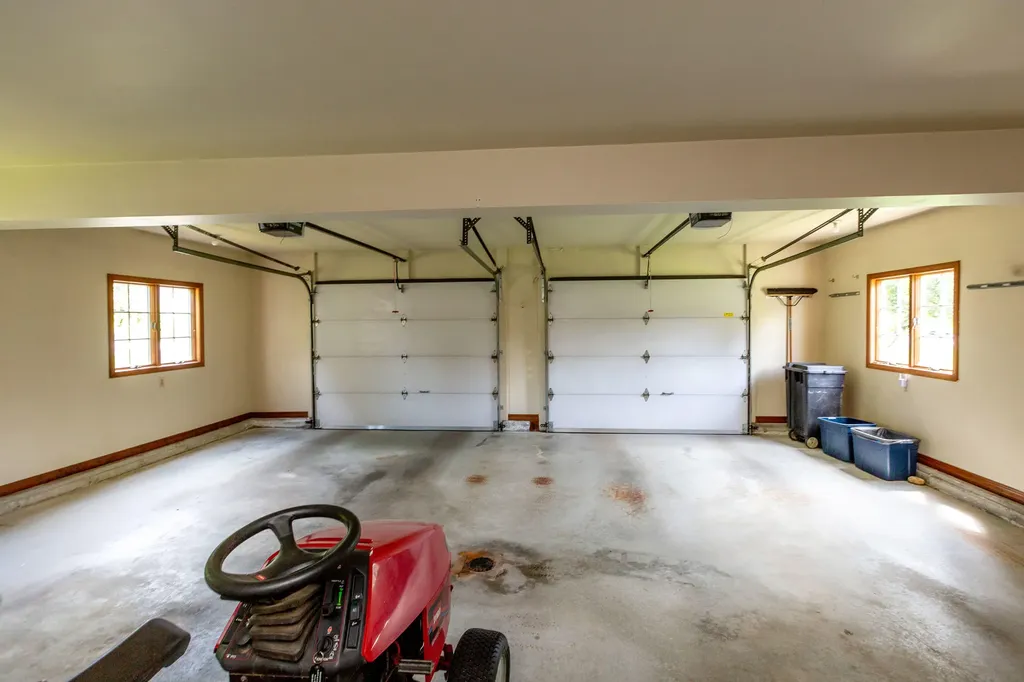 24 Amberley Way Auburn ME 04210
