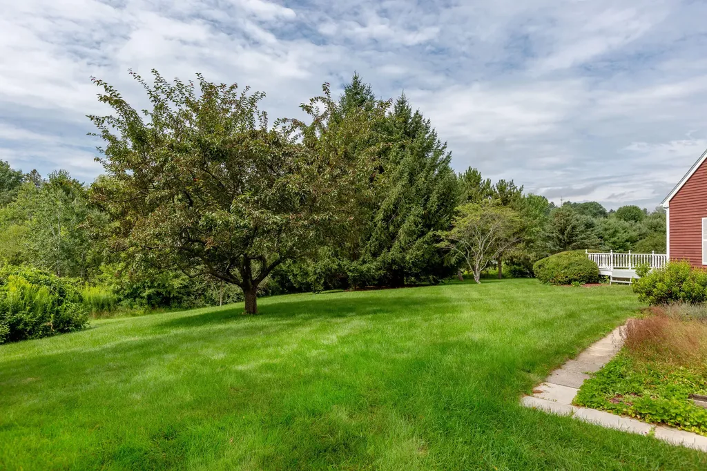 24 Amberley Way Auburn ME 04210