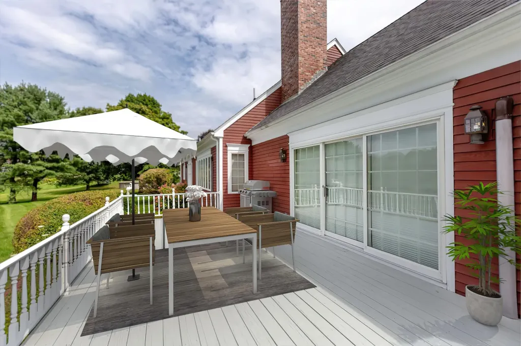 24 Amberley Way Auburn ME 04210