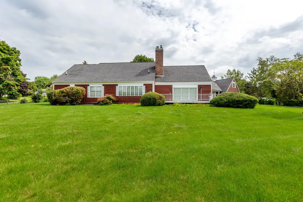 24 Amberley Way Auburn ME 04210