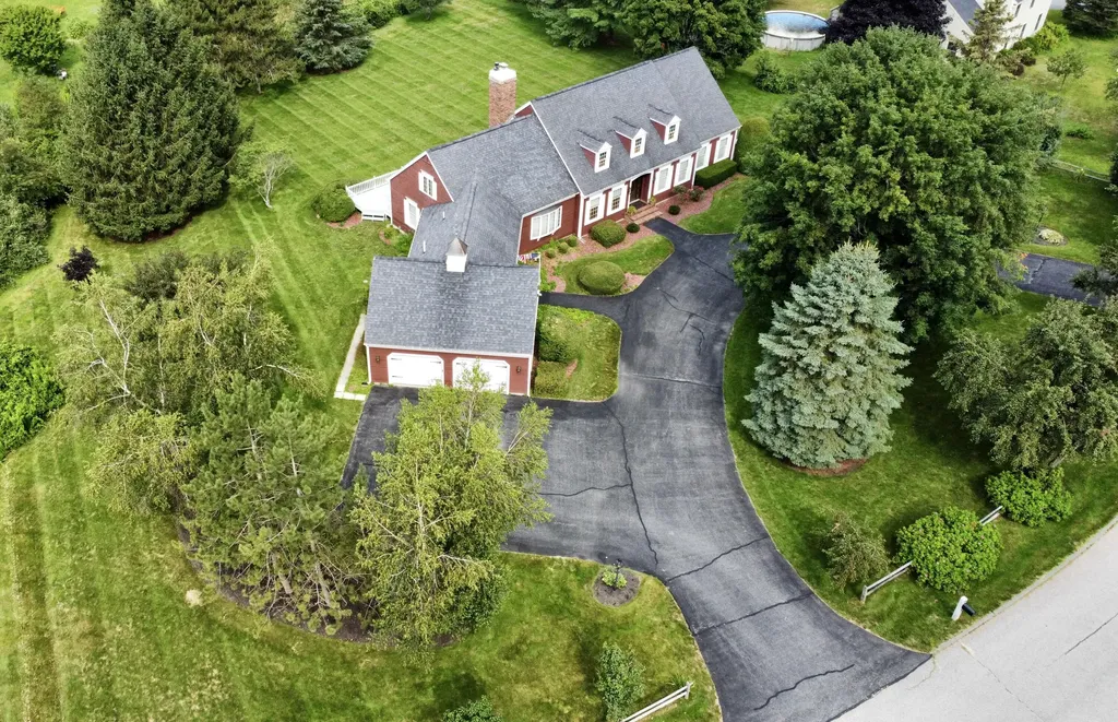 24 Amberley Way Auburn ME 04210