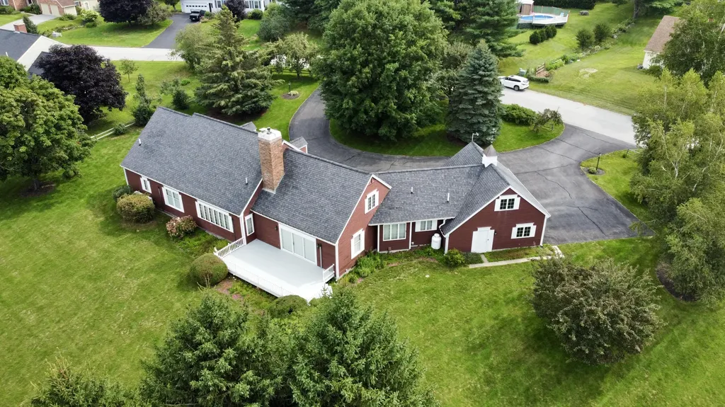 24 Amberley Way Auburn ME 04210