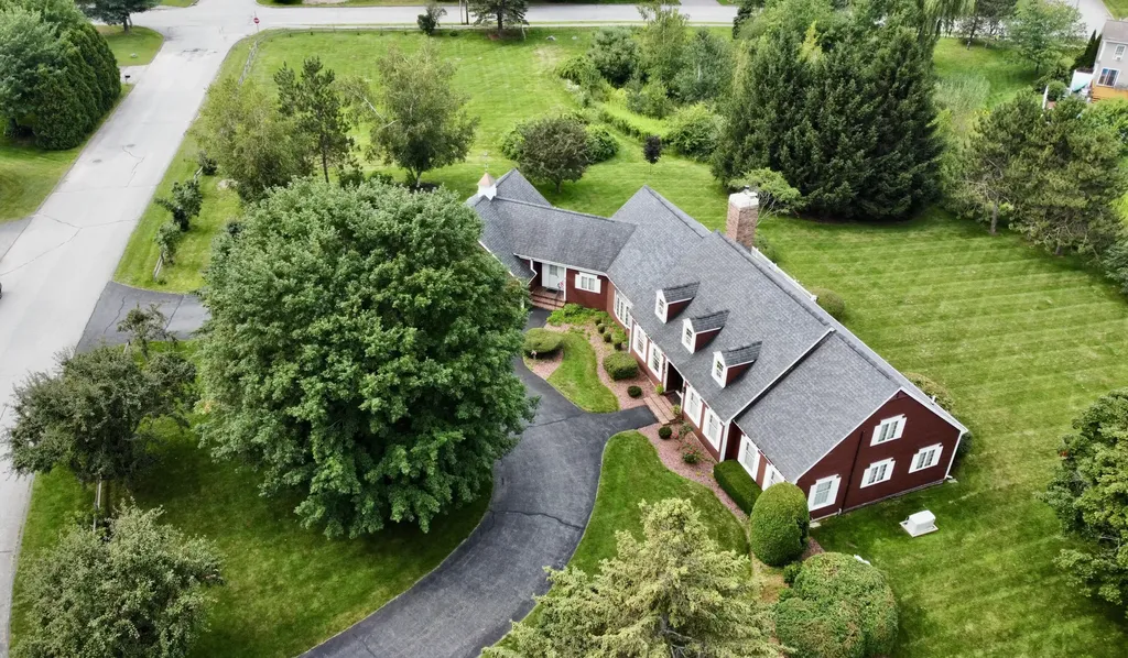 24 Amberley Way Auburn ME 04210