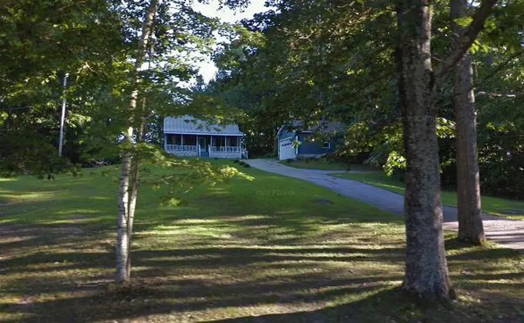 47 Middle Road Sabattus ME 04280