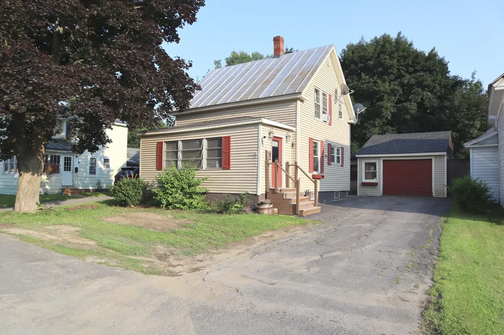 15 East Street Skowhegan ME 04976
