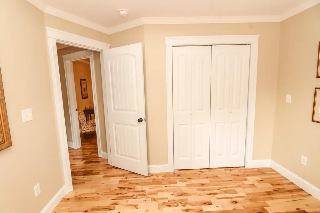 9 Sunrise Lane Hampden ME 04444
