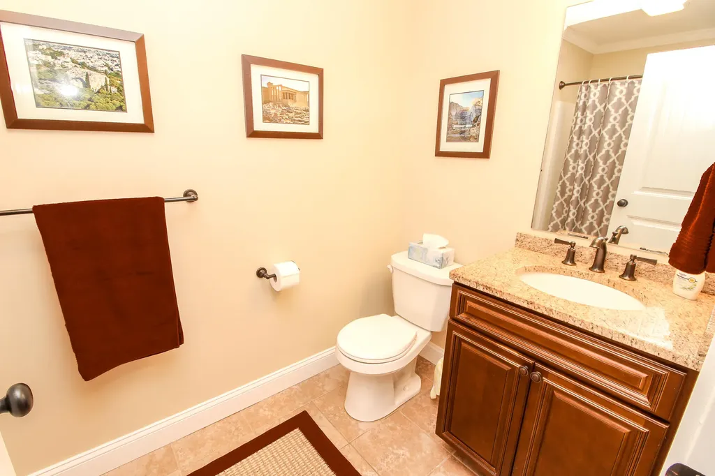 9 Sunrise Lane Hampden ME 04444