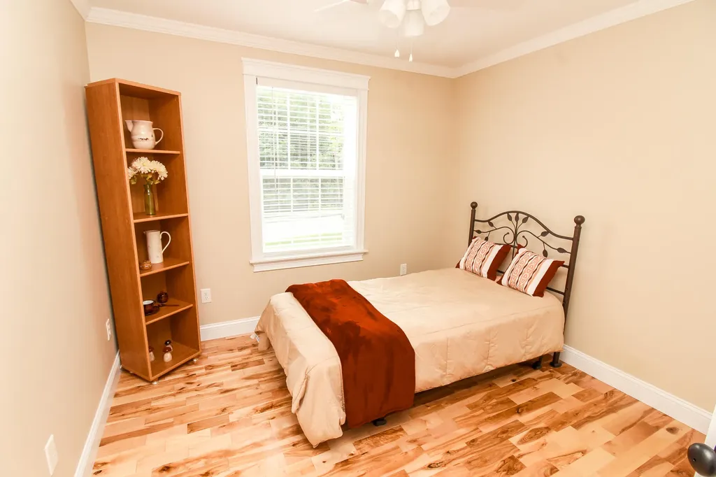 9 Sunrise Lane Hampden ME 04444