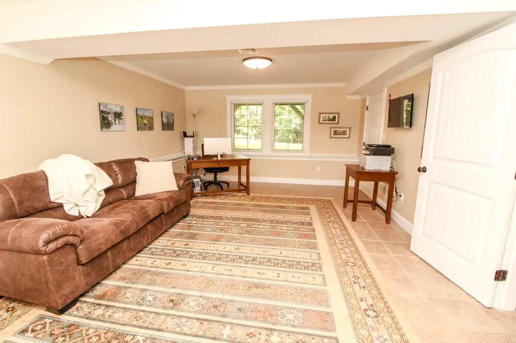 9 Sunrise Lane Hampden ME 04444