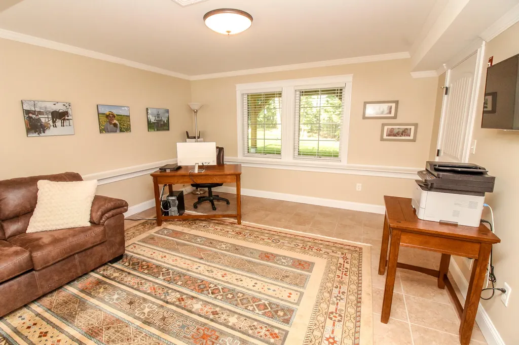 9 Sunrise Lane Hampden ME 04444