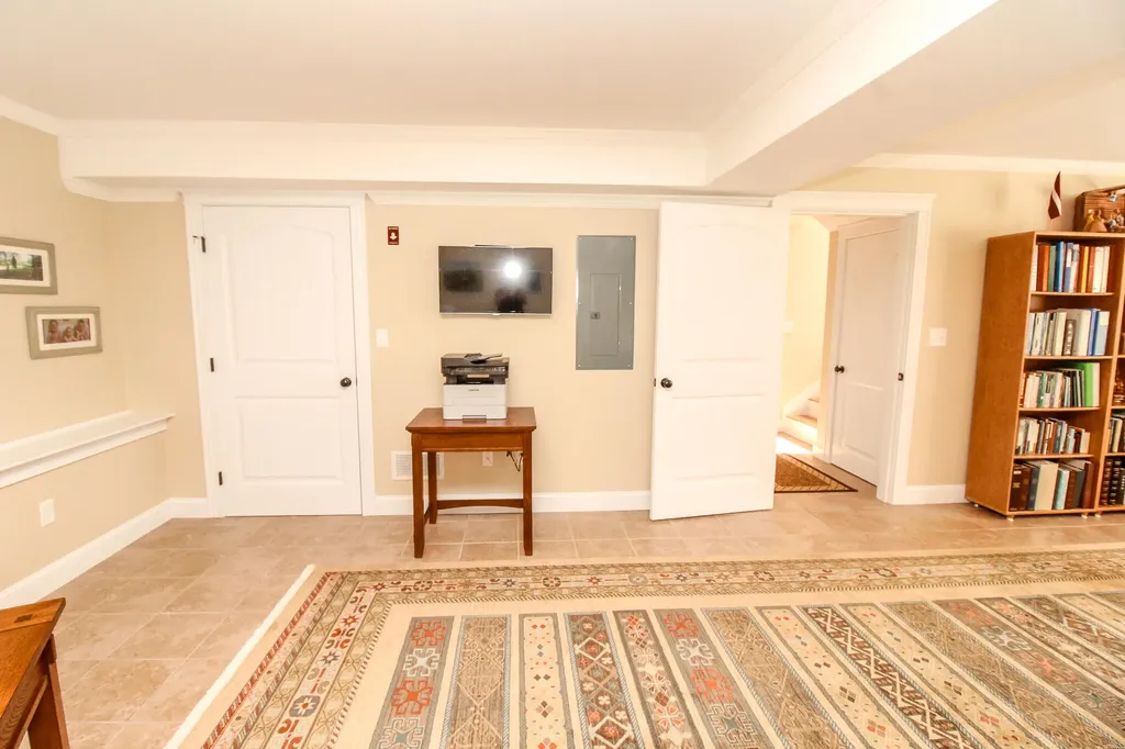9 Sunrise Lane Hampden ME 04444