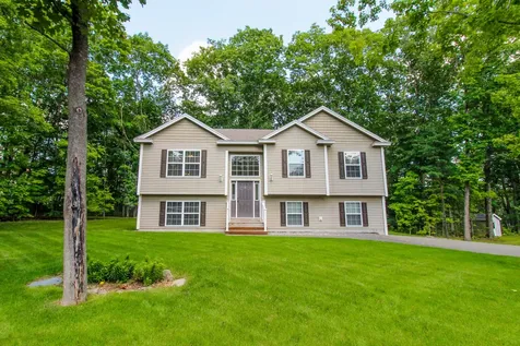 9 Sunrise Lane Hampden ME 04444