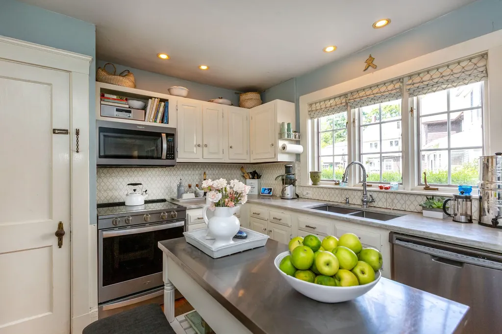 11 Kenwood Street Portland ME 04102