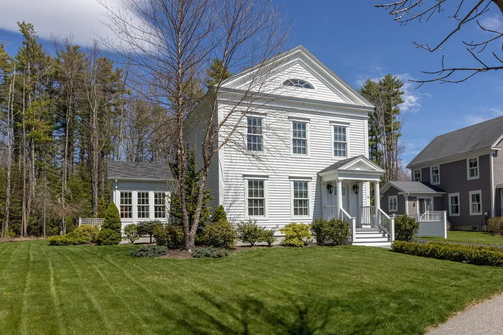 16 Ballantyne Drive Scarborough ME 04074
