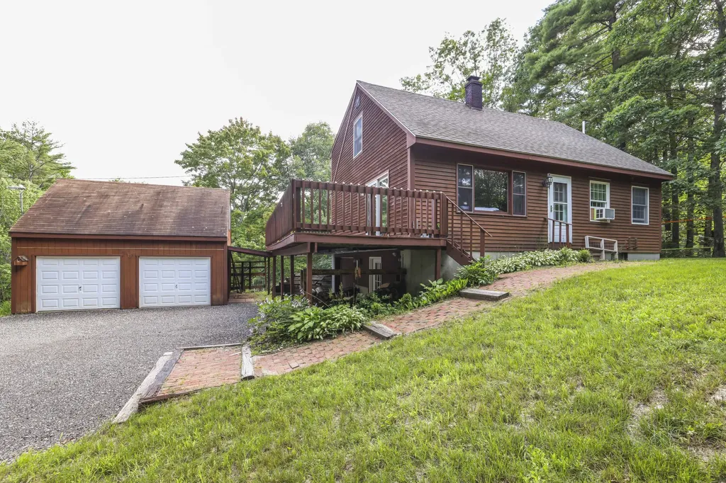 7 Cassie Lane Poland ME 04274